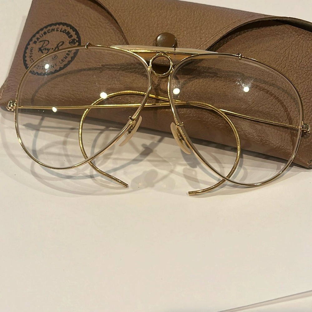 VINTAGE MENS RAY BAN 1970s  GOLD FRAMED GLASSES. GREAT CONDITION WORN ONCE